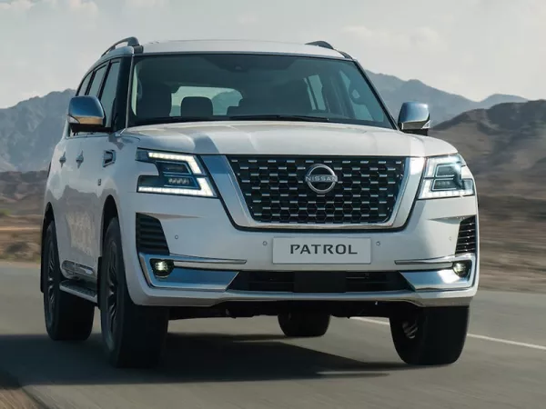 Dịch  vụ thay Kính chắn gió xe Nissan Patrol tận nơi